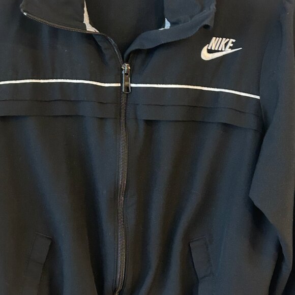 Nike Women’s Jacket Size Medium - Picture 2 of 7